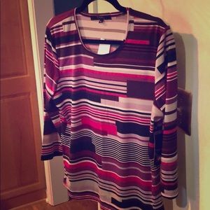 Three quarter length sleeve geometric shirt